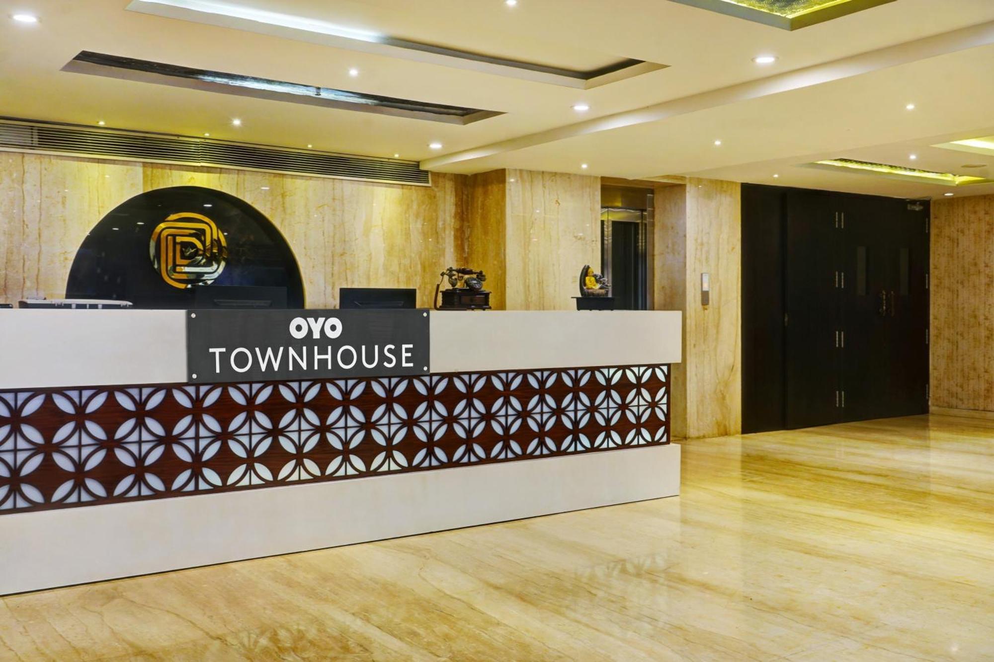 Super Townhouse Dev'S Inn By Cj Gunadala Екстер'єр фото
