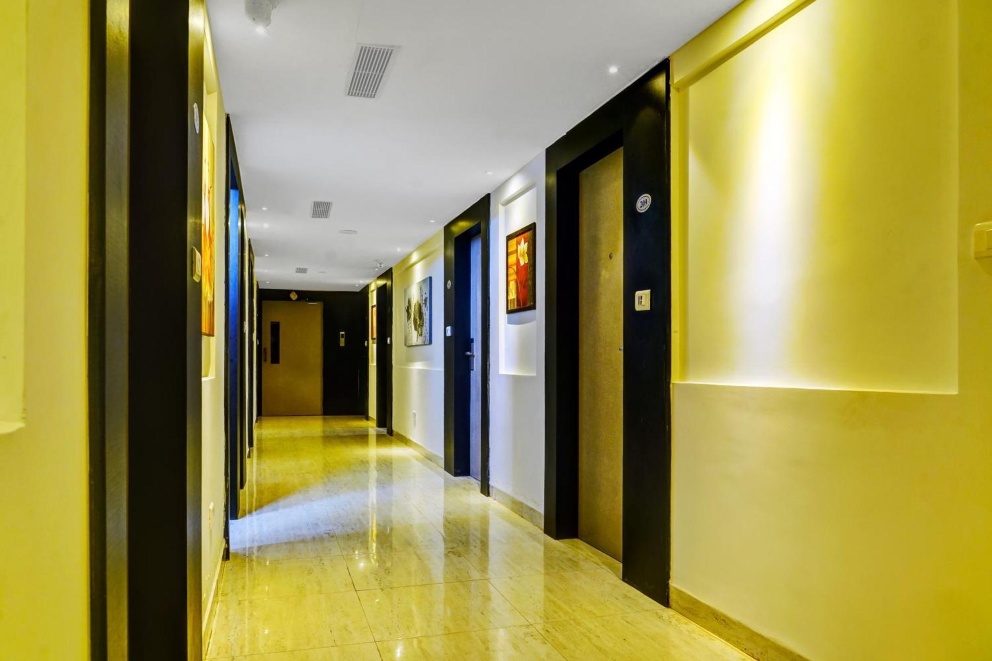 Super Townhouse Dev'S Inn By Cj Gunadala Екстер'єр фото