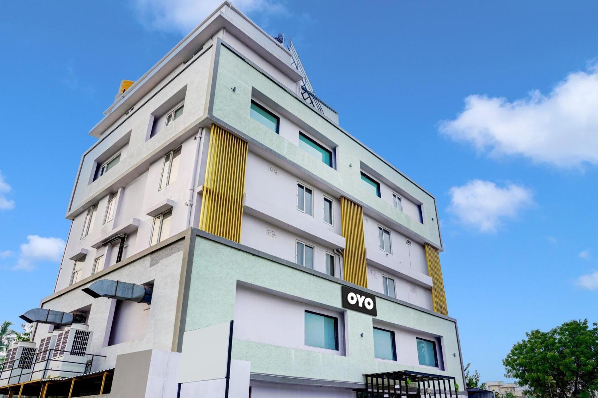 Super Townhouse Dev'S Inn By Cj Gunadala Екстер'єр фото